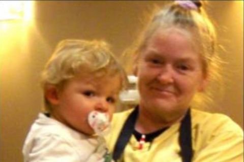 Το πιο γλυκό δώρο του κόσμου - Φοιτητές κάνουν έκπληξη σε ηλικιωμένη εργαζόμενη καφετέριας [εικόνες & βίντεο] | iefimerida.gr 0