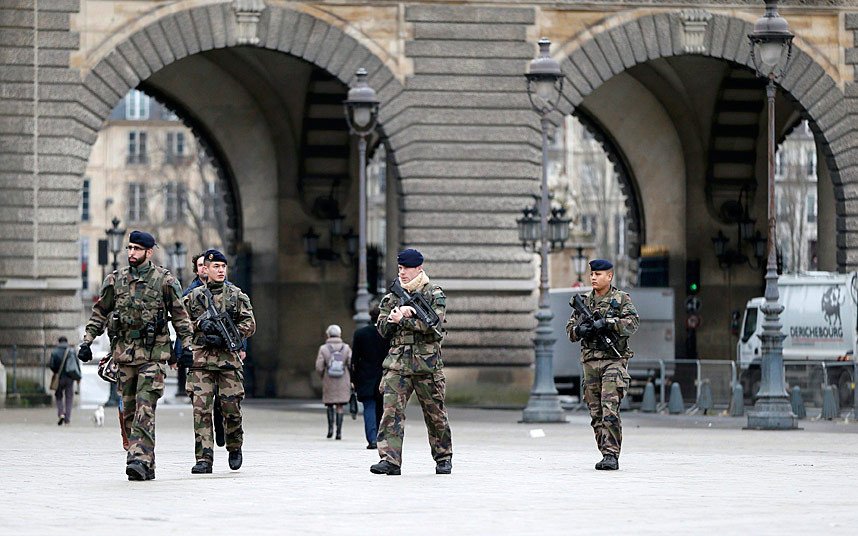 Οι 54 ώρες που συγκλόνισαν τη Γαλλία: 20 νεκροί και μια χώρα σε σοκ [εικόνες & βίντεο] | iefimerida.gr 10