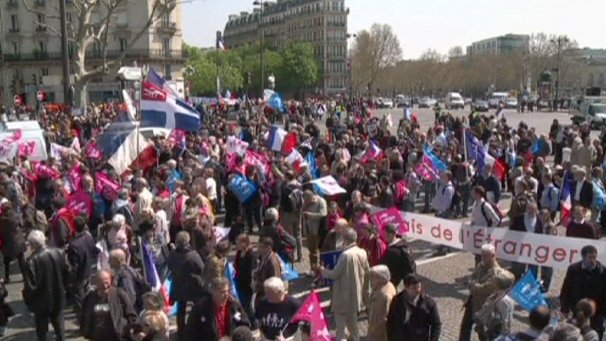 Πόλεμος στη Γαλλία για τους γάμους ομοφυλοφίλων -Σήμερα η ψηφοφορία [εικόνες] | iefimerida.gr 2