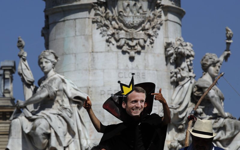 Γαλλία: 40.000 άνθρωποι στη διαδήλωση διαμαρτυρίας «Πάρτι για τον Μακρόν» [εικόνες] | iefimerida.gr 6