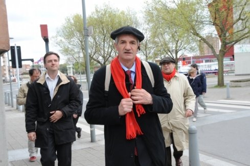 Jean Lassalle, ο βουλευτής που περπατάει όλη τη χώρα για να ακούσει τους πολίτες [εικόνες] | iefimerida.gr 2