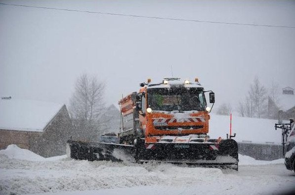 Χάος στη Γαλλία: Ενας νεκρός από την κακοκαιρία -15.000 αυτοκίνητα ακινητοποιημένα μέσα στο χιόνι [εικόνες] | iefimerida.gr 4