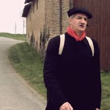 Jean Lassalle, ο βουλευτής που περπατάει όλη τη χώρα για να ακούσει τους πολίτες [εικόνες] | iefimerida.gr 5