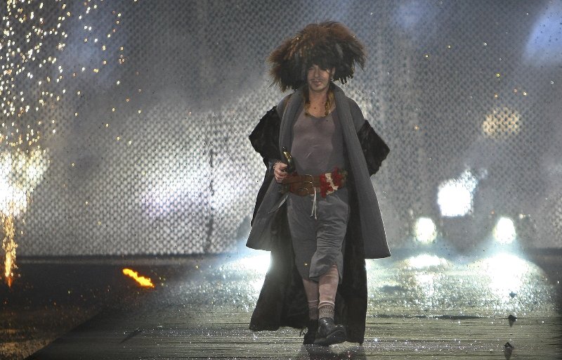 Ο Τζον Γκαλιάνο μετανιώνει για το «Αγαπώ τον Χίτλερ» -Κάνει comeback στη μόδα [εικόνες] | iefimerida.gr 0