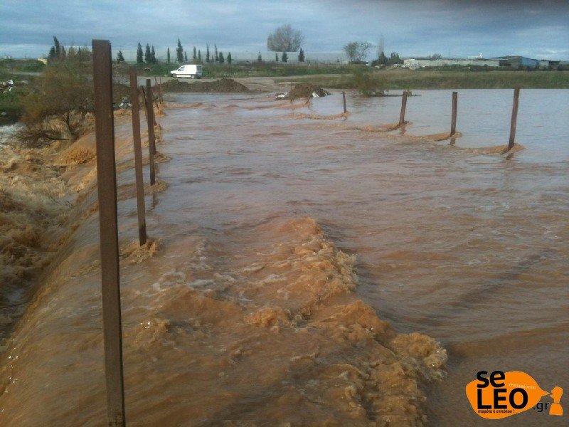 Βιβλική καταστροφή στη Θεσσαλονίκη από την υπερχείλιση του Γαλλικού ποταμού -Ποιες περιοχές έχουν αποκλειστεί [εικόνες] | iefimerida.gr 4