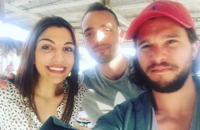 Η καλύτερη διαφήμιση -Ο «Τζον Σνόου» του Game of Thrones στις Σπέτσες με τη σύντροφό του [εικόνες] | iefimerida.gr 2