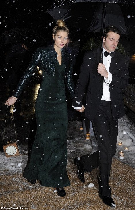 Εικόνες μοναδικής χλιδής από το γάμο του γιου της Καρολίνας του Μονακό -Οι ελληνικές παρουσίες [εικόνες] | iefimerida.gr 10