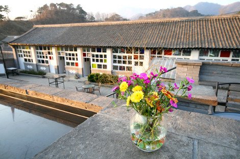 Γάμοι στα πιο απίθανα μέρη του κόσμου και πόσο κοστίζουν -Στον πύργο του Αϊφελ, σε ιγκλού, στο Σινικό Τείχος, στη Disneyland [εικόνες] | iefimerida.gr 6