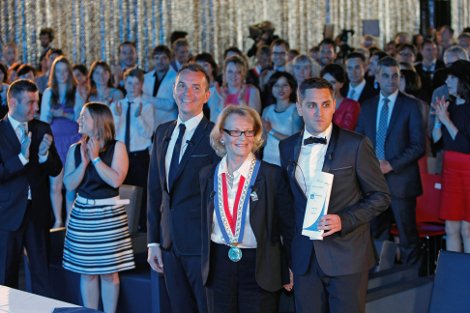 Ιδού το πρώτο παντρεμένο ομοφυλόφιλο ζευγάρι της Γαλλίας [εικόνες&βίντεο] | iefimerida.gr 2