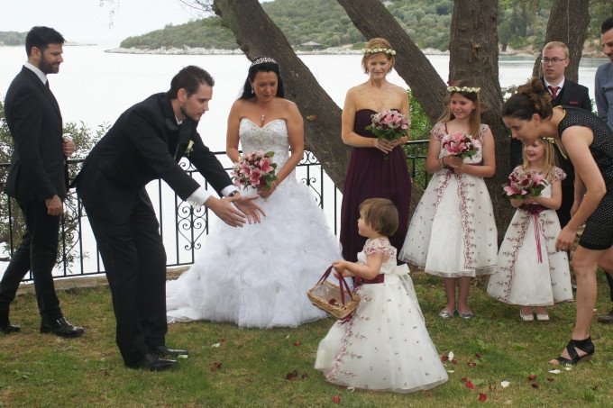 Ο παραμυθένιος γάμος γιατρίνας από την Αριζόνα των ΗΠΑ με 27χρονο στη Μαγνησία [εικόνες] | iefimerida.gr 4