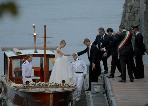 Ο παραμυθένιος πριγκιπικός γάμος του εγγονού της Γκρέις Κέλι με την Ιταλίδα αριστοκράτισσα -Στο ιδιωτικό νησί της νύφης [εικόνες] | iefimerida.gr 4