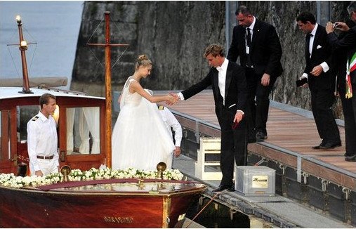 Ο παραμυθένιος πριγκιπικός γάμος του εγγονού της Γκρέις Κέλι με την Ιταλίδα αριστοκράτισσα -Στο ιδιωτικό νησί της νύφης [εικόνες] | iefimerida.gr 8