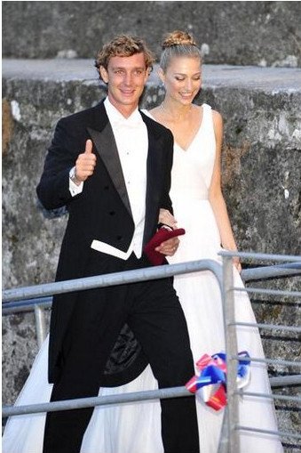 Ο παραμυθένιος πριγκιπικός γάμος του εγγονού της Γκρέις Κέλι με την Ιταλίδα αριστοκράτισσα -Στο ιδιωτικό νησί της νύφης [εικόνες] | iefimerida.gr 9