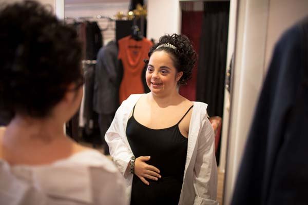 Ενας διαφορετικός γάμος χωρίς γαμπρό -Νύφη με σύνδρομο Down προκαλεί ρίγη συγκίνησης [εικόνες] | iefimerida.gr 2