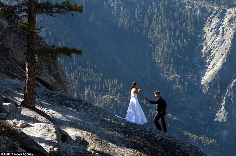 Η νέα τρέλα των ζευγαριών – Φωτογραφίζονται σε όλο και πιο δυσπρόσιτα μέρη αποδεικνύοντας τον έρωτά τους [εικόνες]  | iefimerida.gr 2