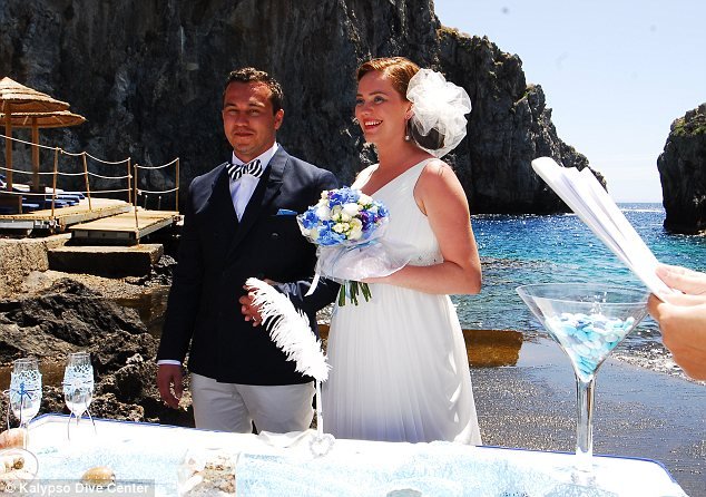 Αγάπη χωρίς όρια -Ο υποβρύχιος γάμος δύο Ρώσων στην Κρήτη που ξεπέρασε κάθε φαντασία [εικόνες&βίντεο] | iefimerida.gr 2