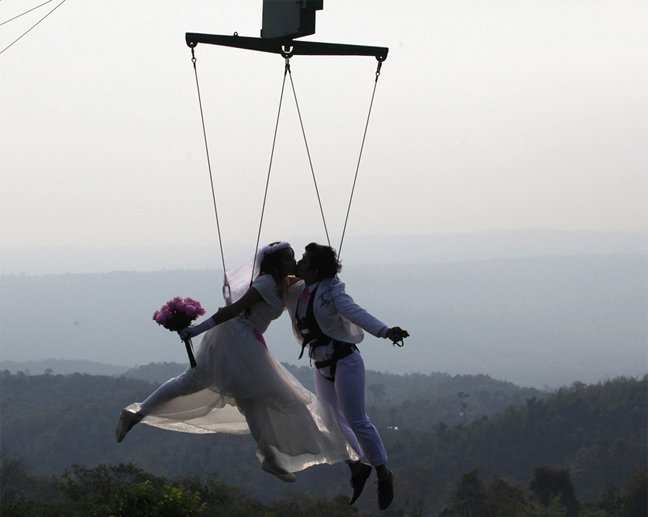 Γάμοι που έγραψαν ιστορία-Εκεί που η αγάπη μπορεί να φτάσει έως τον ουρανό (κυριολεκτικά) [εικόνες] | iefimerida.gr 7