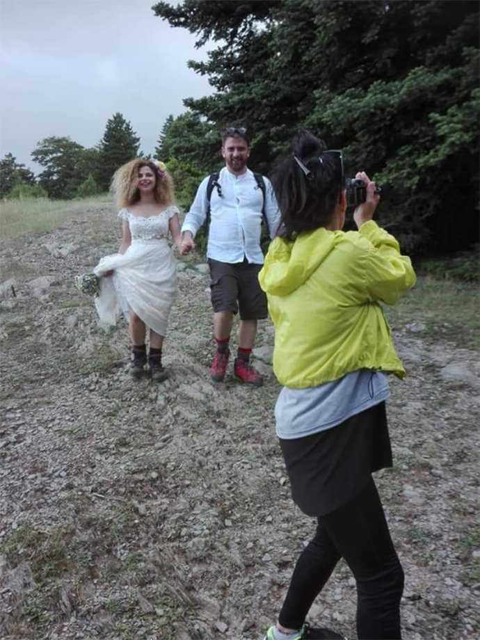  Δύο Ελληνες παντρεύτηκαν στην κορυφή του Ταΰγετου- Με μπουφάν και μπότες στα 2.500 μέτρα [εικόνες] | iefimerida.gr 6