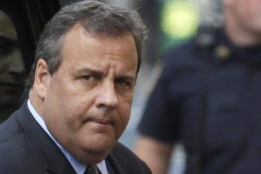 Ποτάμια δάκρυα από τους επώνυμους φίλους του στην κηδεία του Τόνι Σοπράνο [εικόνες]  | iefimerida.gr 9