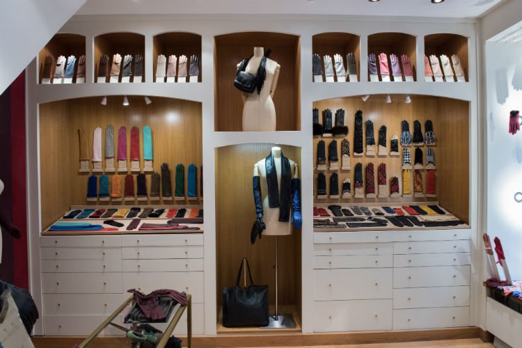 Τα γάντια της Μελάνια Τραμπ έγιναν στη Γαλλία -Τα «άκουσε» η επιχείρηση [εικόνες] | iefimerida.gr 6