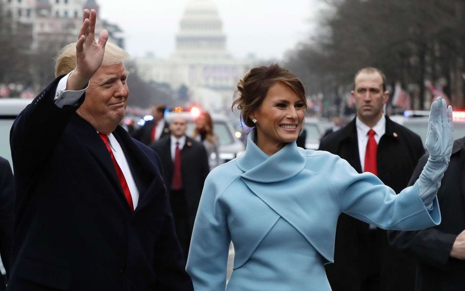 Τα γάντια της Μελάνια Τραμπ έγιναν στη Γαλλία -Τα «άκουσε» η επιχείρηση [εικόνες] | iefimerida.gr 3