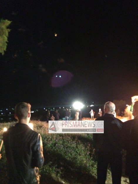 Στο εκκλησάκι του ξενοδοχείου όπου έμενε στην Κρήτη έκανε Ανάσταση ο Παπανδρέου [εικόνες & βίντεο] | iefimerida.gr 0