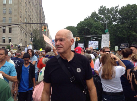 Ο Γιώργος Παπανδρέου διαδηλωτής -Αθλητικά ντυμένος, συμμετείχε σε πορεία στους δρόμους της Νέας Υόρκης [εικόνες] | iefimerida.gr 0