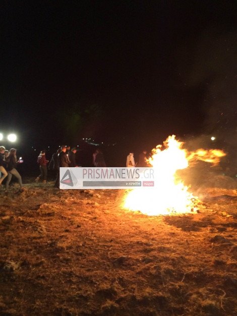 Στο εκκλησάκι του ξενοδοχείου όπου έμενε στην Κρήτη έκανε Ανάσταση ο Παπανδρέου [εικόνες & βίντεο] | iefimerida.gr 3