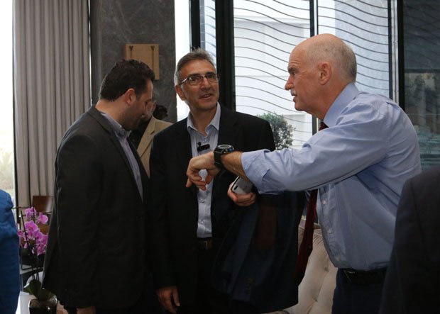 Οι μοναξιές του Γιώργου Παπανδρέου στο Ηράκλειο της Κρήτης [εικόνες]  | iefimerida.gr 3