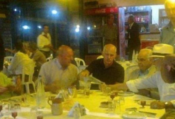Επεισόδιο με τον Παπανδρέου σε ψαροταβέρνα στον Πόρο | iefimerida.gr 0