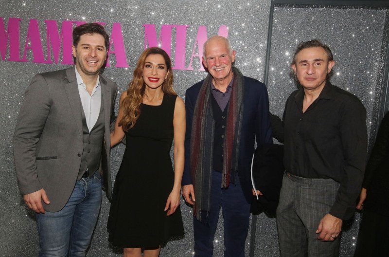 Ο Γιώργος Παπανδρέου πήγε να δει τη Δέσποινα Βανδή στο Mamma Mia [εικόνες] | iefimerida.gr 1