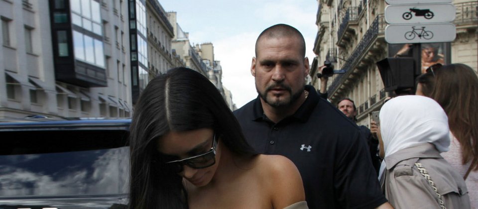 Πού βρισκόταν ο σωματοφύλακας της Κιμ Καρντάσιαν όταν τη λήστεψαν [εικόνες] | iefimerida.gr 2