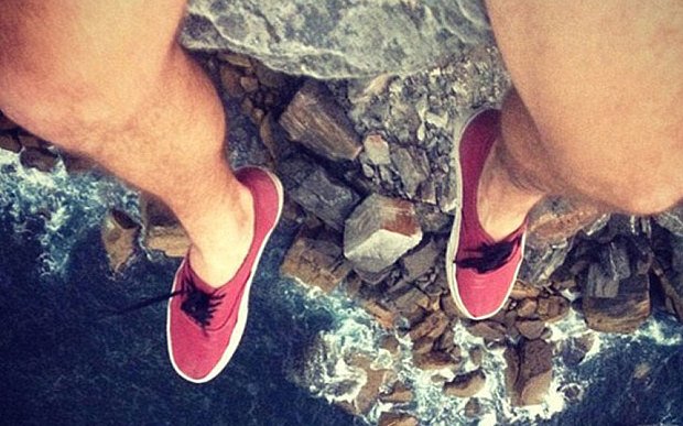 Το τελευταίο κλικ: Ορειβάτης φωτογραφήθηκε, έπεσε και σκοτώθηκε [εικόνα] | iefimerida.gr 0