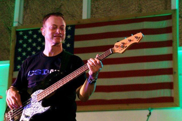 Επτά ηθοποιοί που κανείς δε γνώρισε ότι είχαν δική τους μπάντα -Ισως όχι άδικα... [εικόνες&βίντεο] | iefimerida.gr 5