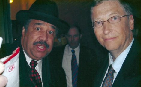 Ενας θεότρελος κυνηγός σταρ: Εχει φωτογραφηθεί με περισσότερες από 5.000 διασημότητες σε 50 χρόνια [εικόνες] | iefimerida.gr 5