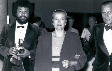 Ενας θεότρελος κυνηγός σταρ: Εχει φωτογραφηθεί με περισσότερες από 5.000 διασημότητες σε 50 χρόνια [εικόνες] | iefimerida.gr 7