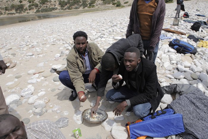 Αποκλεισμένοι στην Γαύδο περίπου 140 παράνομοι μετανάστες - Η δήμαρχος κάνει έκκληση για προμήθειες [εικόνες] | iefimerida.gr 0
