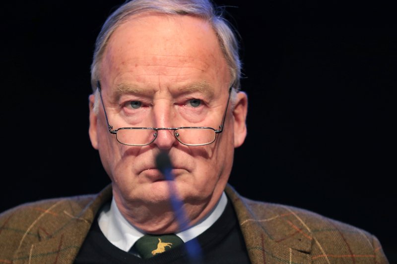 Βίαιες διαδηλώσεις στο Ανόβερο κατά της εκλογής της νέας ηγεσίας του ακροδεξιού AfD [βίντεο]   | iefimerida.gr 2