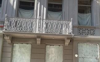 Mε κτίριο-φάντασμα μοιάζει ο χλιδάτος οίκος μόδας του Λάκη Γαβαλά [εικόνες] | iefimerida.gr 0