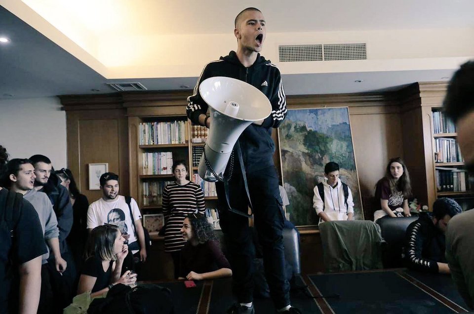 Λαφαζάνης: Δεν με ενόχλησε η εικόνα του μαθητή πάνω στο γραφείο Γαβρόγλου | iefimerida.gr 0