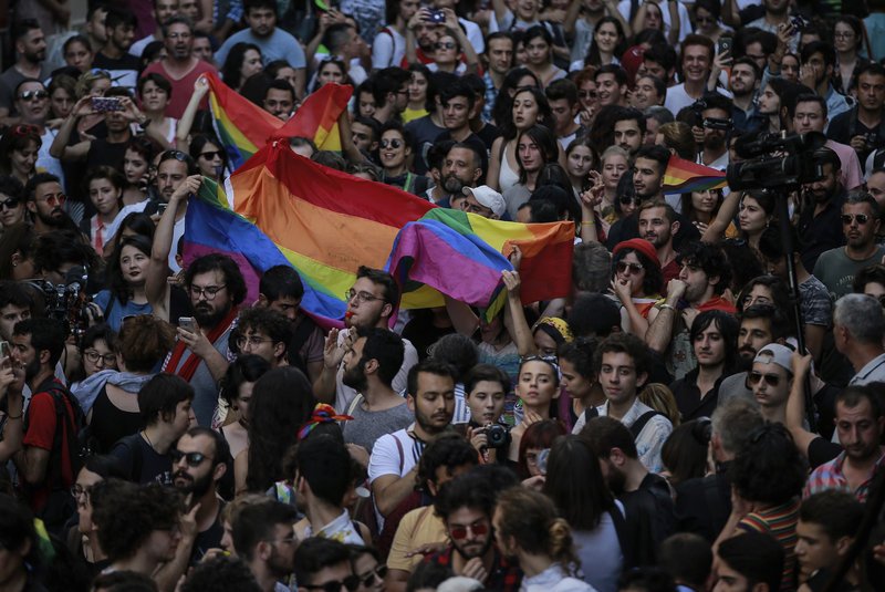 Τουρκία: Gay Pride στην Κωνσταντινούπολη παρά την απαγόρευση των αρχών [εικόνες] | iefimerida.gr 5