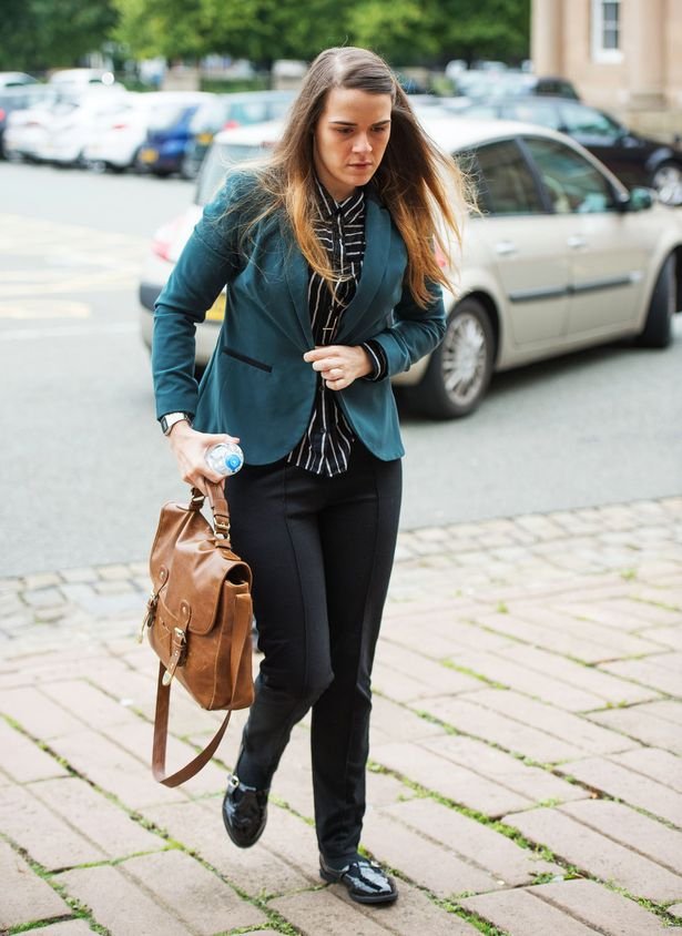 Είχε σχέση δύο χρόνια με άντρα και ανακάλυψε ότι ήταν γυναίκα [εικόνες] | iefimerida.gr 1