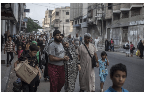 Αλλόφρονες άμαχοι Παλαιστίνιοι εγκαταλείπουν τα σπίτια τους -Εικόνες φρίκης στα νοσοκομεία της Γάζας [εικόνες] | iefimerida.gr 12
