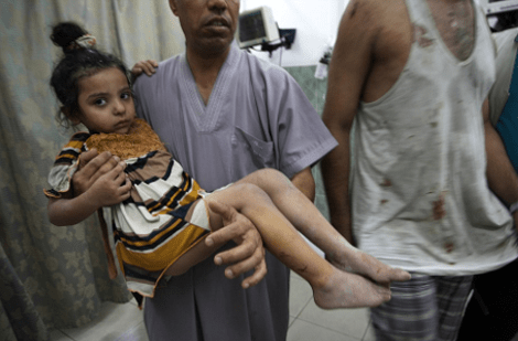 Αλλόφρονες άμαχοι Παλαιστίνιοι εγκαταλείπουν τα σπίτια τους -Εικόνες φρίκης στα νοσοκομεία της Γάζας [εικόνες] | iefimerida.gr 0