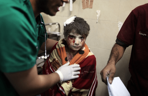 Αλλόφρονες άμαχοι Παλαιστίνιοι εγκαταλείπουν τα σπίτια τους -Εικόνες φρίκης στα νοσοκομεία της Γάζας [εικόνες] | iefimerida.gr 2