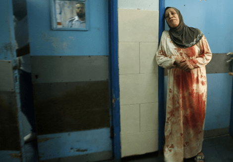 Αλλόφρονες άμαχοι Παλαιστίνιοι εγκαταλείπουν τα σπίτια τους -Εικόνες φρίκης στα νοσοκομεία της Γάζας [εικόνες] | iefimerida.gr 6