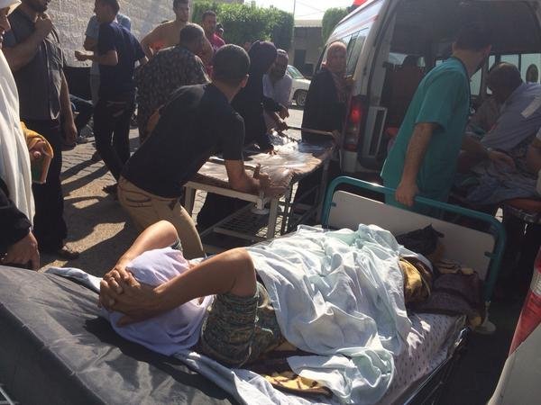 Το Ισραήλ χτύπησε με οβίδες νοσοκομείο στη Γάζα -Οι γιατροί κάνουν επεμβάσεις με το φως από την οθόνη του κινητού [εικόνες] | iefimerida.gr 2