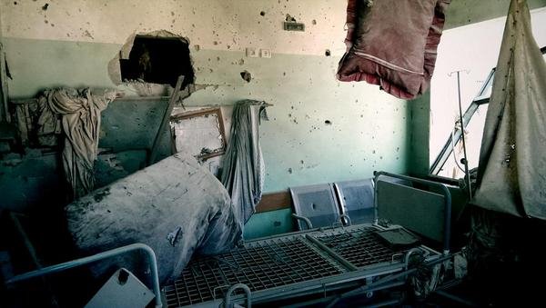 Το Ισραήλ χτύπησε με οβίδες νοσοκομείο στη Γάζα -Οι γιατροί κάνουν επεμβάσεις με το φως από την οθόνη του κινητού [εικόνες] | iefimerida.gr 3