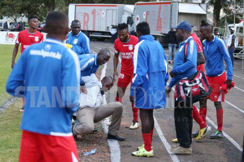 Kένυα: Ντου άνδρα στον αγωνιστικό χώρο με όπλο -Την ώρα ποδοσφαιρικού αγώνα [εικόνες] | iefimerida.gr 2