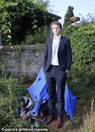 Σάλος στη Γενεύη: Ασκούμενος του ΟΗΕ κοιμόταν σε σκηνή -Δεν είχε να πληρώσει το ενοίκιο [εικόνες] | iefimerida.gr 0